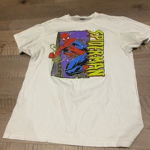 FREE SHIPPING for very nice pristine white marvel Spider-Man shirt